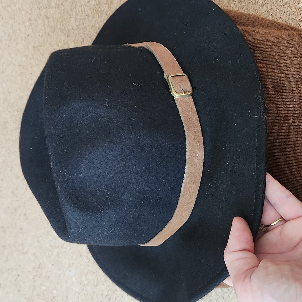 Club Monaco Black Fedora with Brown Band. Good Used Condition